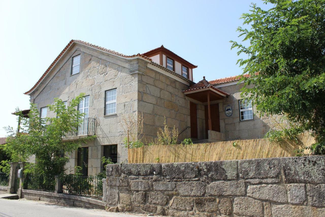 Hostel Casa Do Pinheiro Lagares da Beira Екстериор снимка